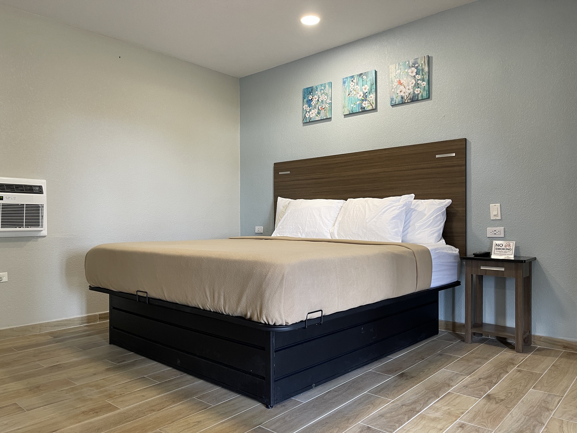 Book Your King Size Bed Room